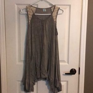 Grayish/green sleeveless dress w/ lace shoulder
